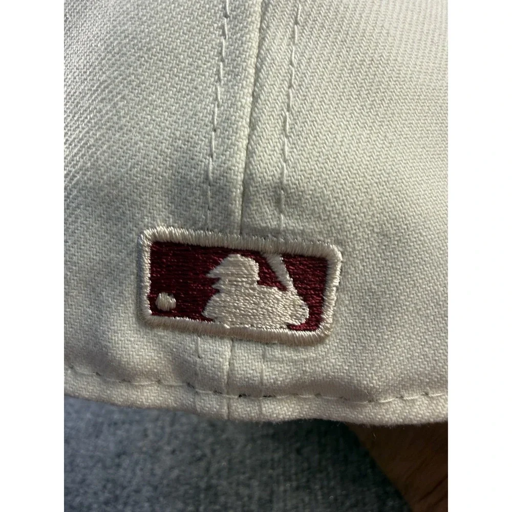 TORONTO BLUE JAYS SIZE 7-7/8 MENS FLAT BILL HAT~BASEBALL CAP~EMBROIDERED~NWT